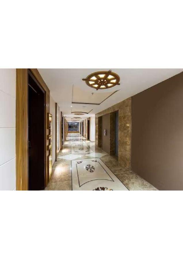 Hotel Shivay President 우자인 외부 사진