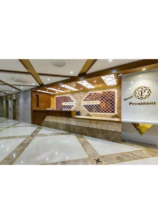 Hotel Shivay President 우자인 외부 사진